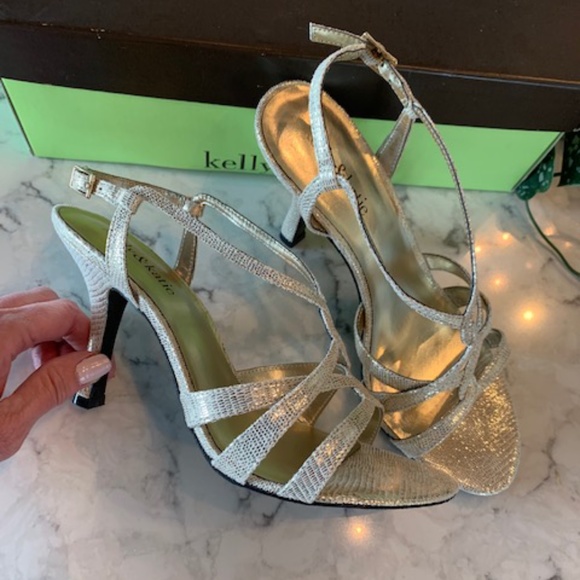 Kate & Kelly Fleck of Gold Heeled Sandals - Picture 2 of 12